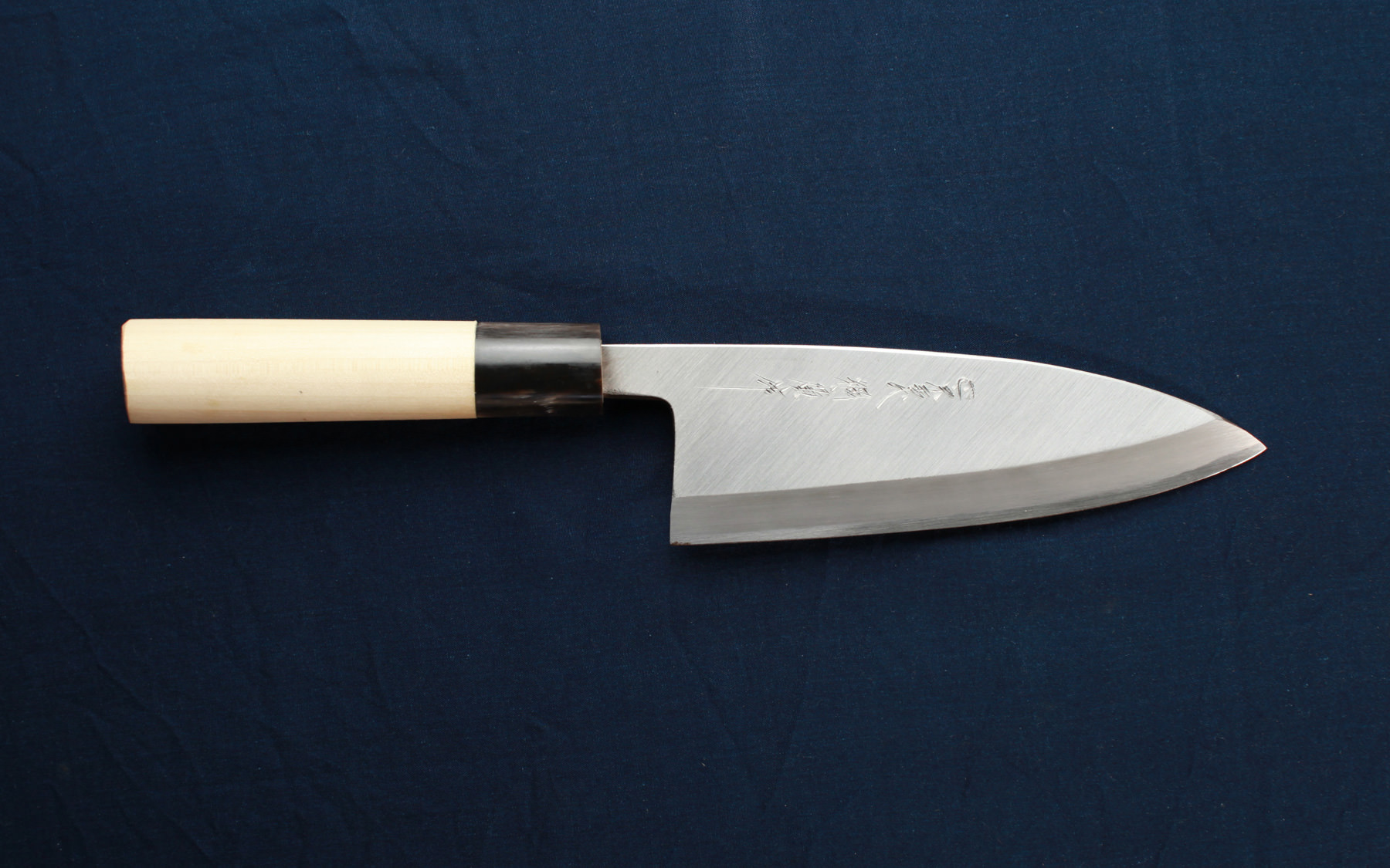 https://www.sword-masamune.com/img/kitchen/pic_deba01.jpg